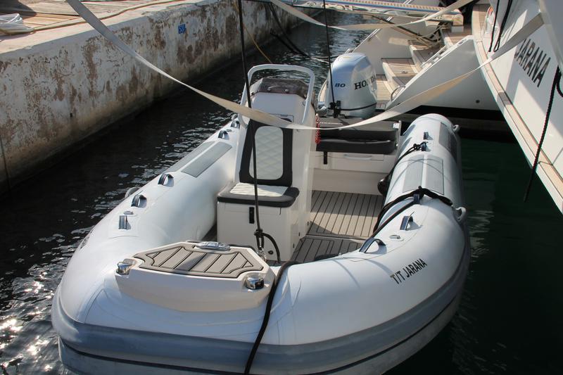 Book yachts online - catamaran - Lagoon 620 - JARANA - rent