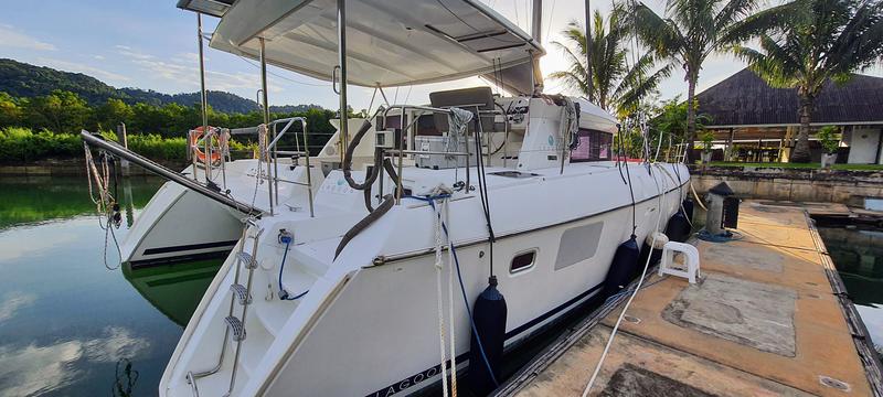 Book yachts online - catamaran - Lagoon 420 - Exit Strategy - rent