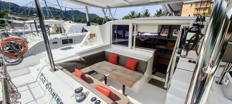 Book yachts online - catamaran - Lagoon 420 - Exit Strategy - rent