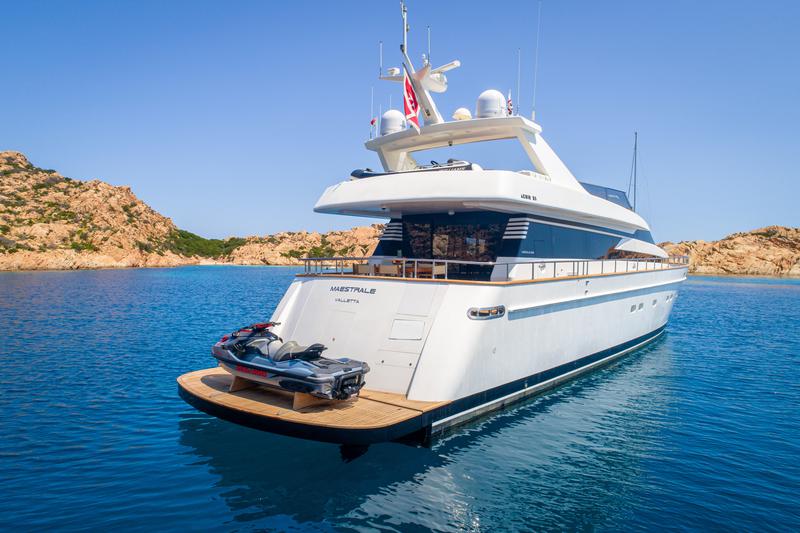 Book yachts online - motorboat - Cantieri di Pisa Akhir 85 - Maestrale - rent