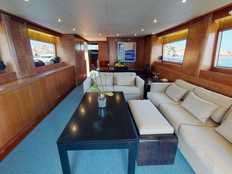 Book yachts online - motorboat - Cantieri di Pisa Akhir 85 - Maestrale - rent
