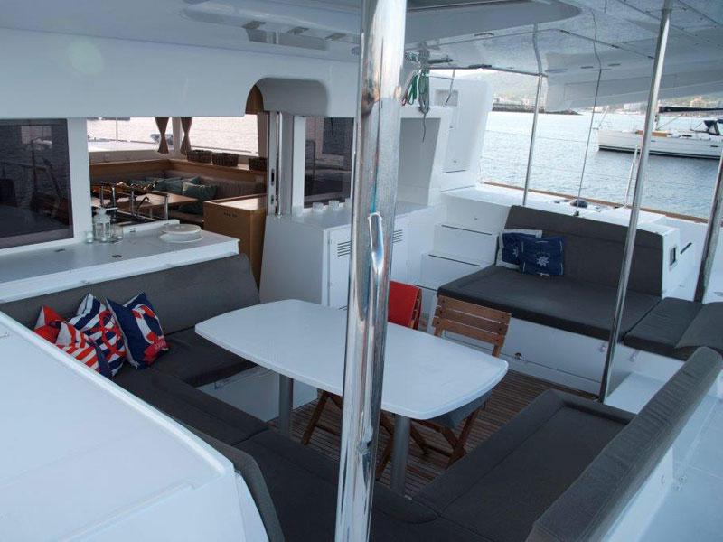 Book yachts online - catamaran - Lagoon 450  Flybridge - Madrigal V - rent
