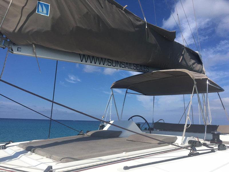 Book yachts online - catamaran - Lagoon 450  Flybridge - Madrigal V - rent