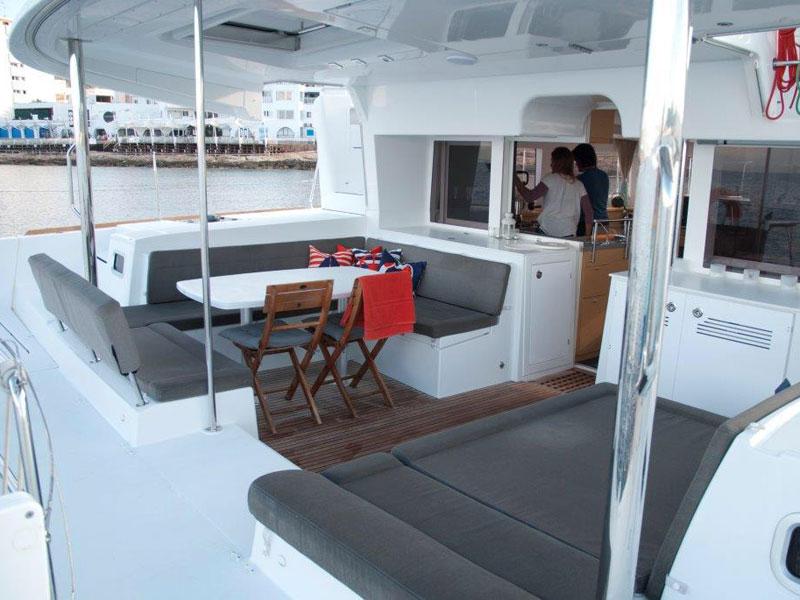 Book yachts online - catamaran - Lagoon 450  Flybridge - Madrigal V - rent