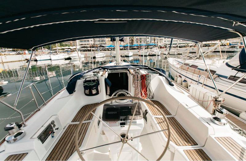 Book yachts online - sailboat - Oceanis 393 Clipper - Aeolian Too (Solar, heating, Plotter) - rent
