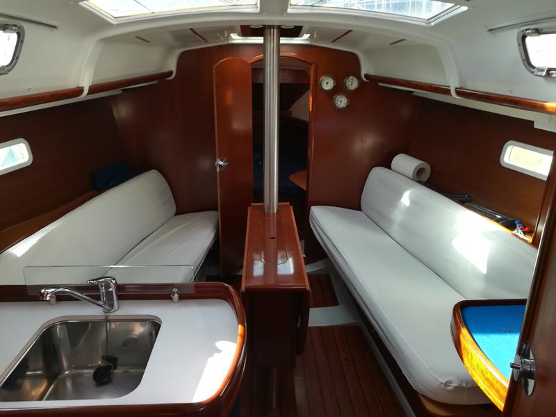 Book yachts online - sailboat - Oceanis 323 - 4 Venti - rent