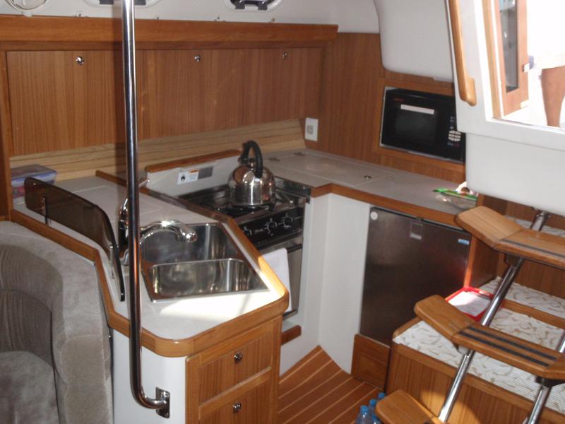 Book yachts online - sailboat - Catalina 375 - Vag Alame - rent