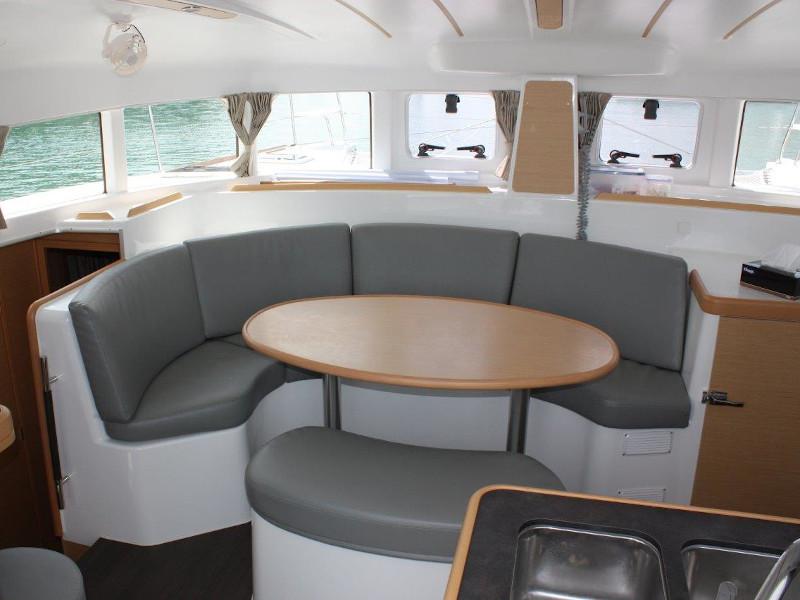 Book yachts online - catamaran - Lagoon - 380 - Amelie - rent