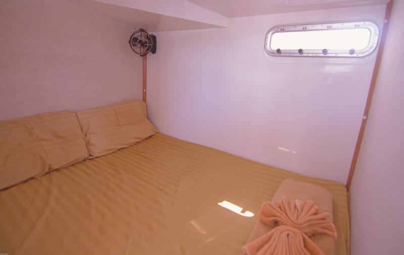 Book yachts online - catamaran - Island Spirit 380 - Island Time - rent