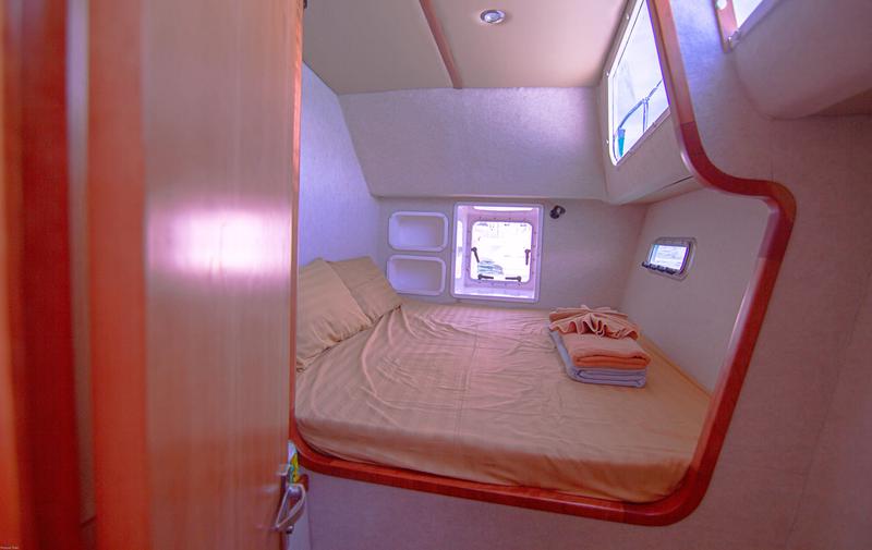 Book yachts online - catamaran - Island Spirit 380 - Island Breeze - rent