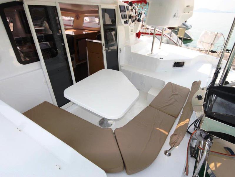 Book yachts online - catamaran - Mahé - 36 - Happy Eva - rent
