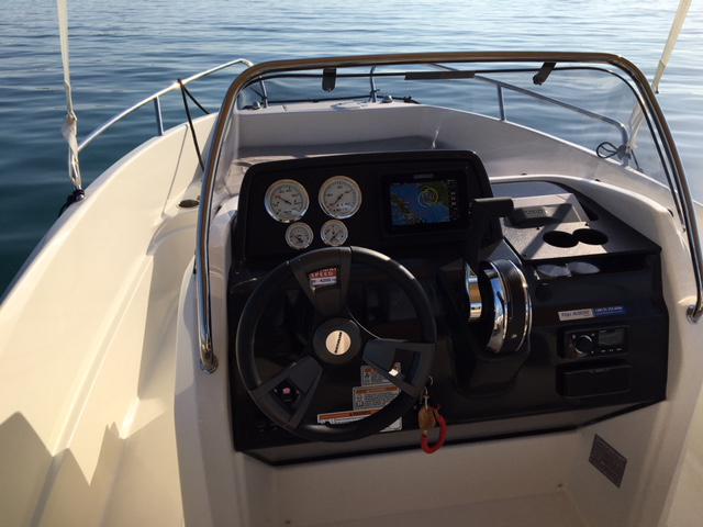 Book yachts online - motorboat - Quicksilver Activ 555 - no name - rent