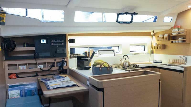 Book yachts online - sailboat - Sun Odyssey 440 - Finesse - rent