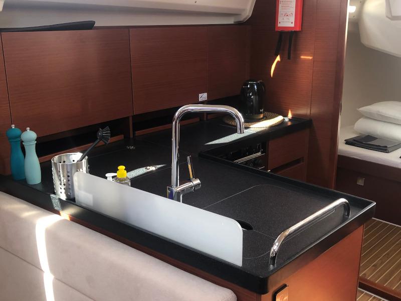 Book yachts online - sailboat - Hanse 418 - 4FUN - rent