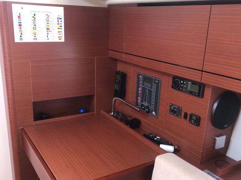 Book yachts online - sailboat - Hanse 418 - 4FUN - rent