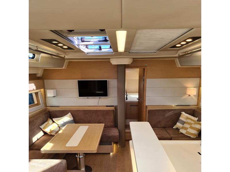 Book yachts online - sailboat - Hanse 588 - STARDUST 1 - rent