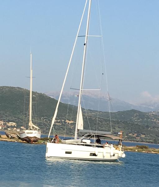 Book yachts online - sailboat - Bavaria C45 - LADY FLORA 1 - rent