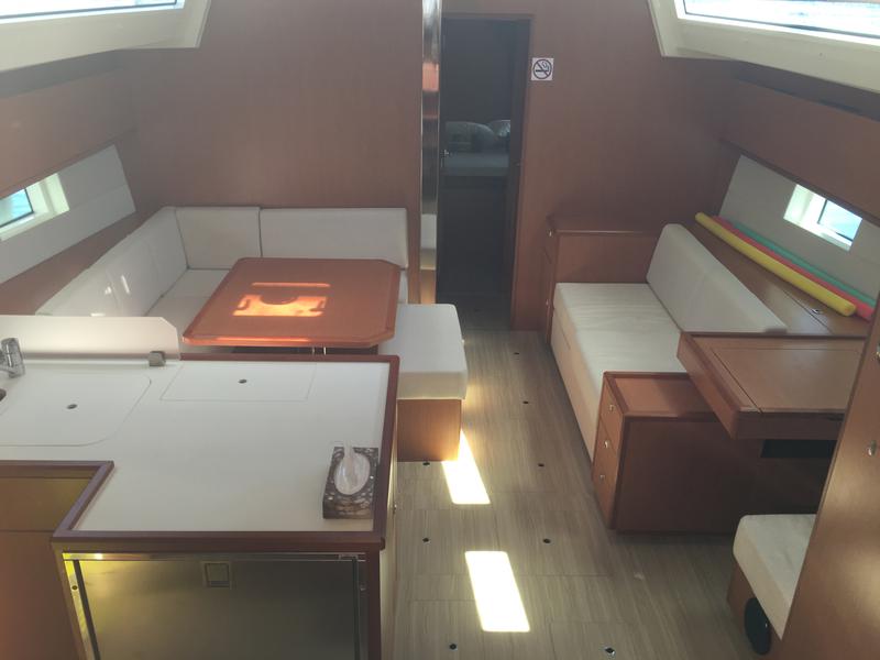 Book yachts online - sailboat - Bavaria C50 - LADY FLORA 3 - rent