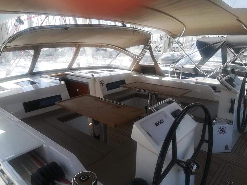 Book yachts online - sailboat - Bavaria C50 - LADY FLORA 3 - rent
