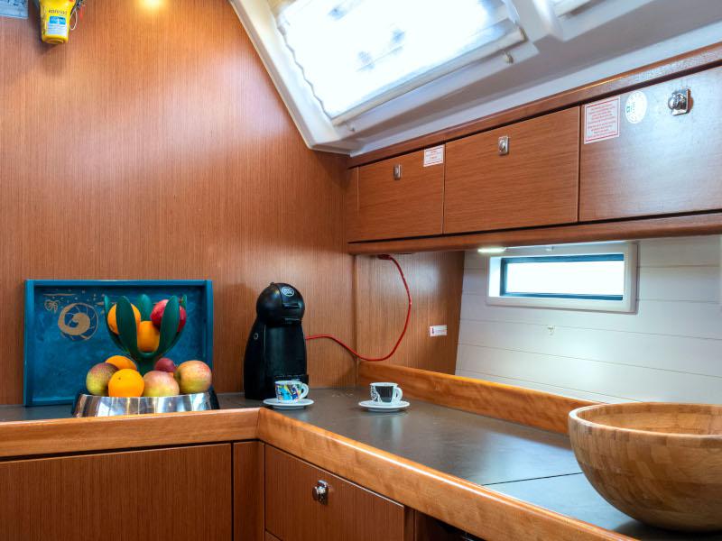 Book yachts online - sailboat - Bavaria Cruiser 46 - Titan - rent