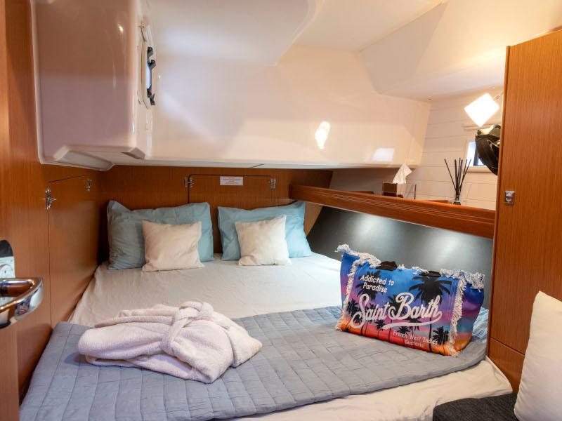 Book yachts online - sailboat - Bavaria Cruiser 46 - Titan - rent