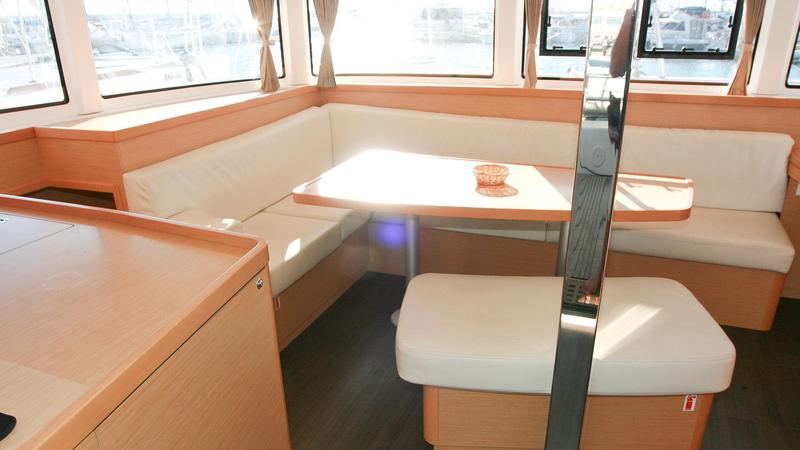 Book yachts online - catamaran - Lagoon 42 - Sunshine - rent
