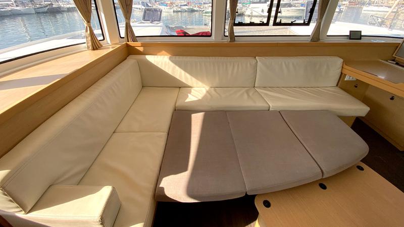 Book yachts online - catamaran - Lagoon 42 - Mona Lisa II - rent