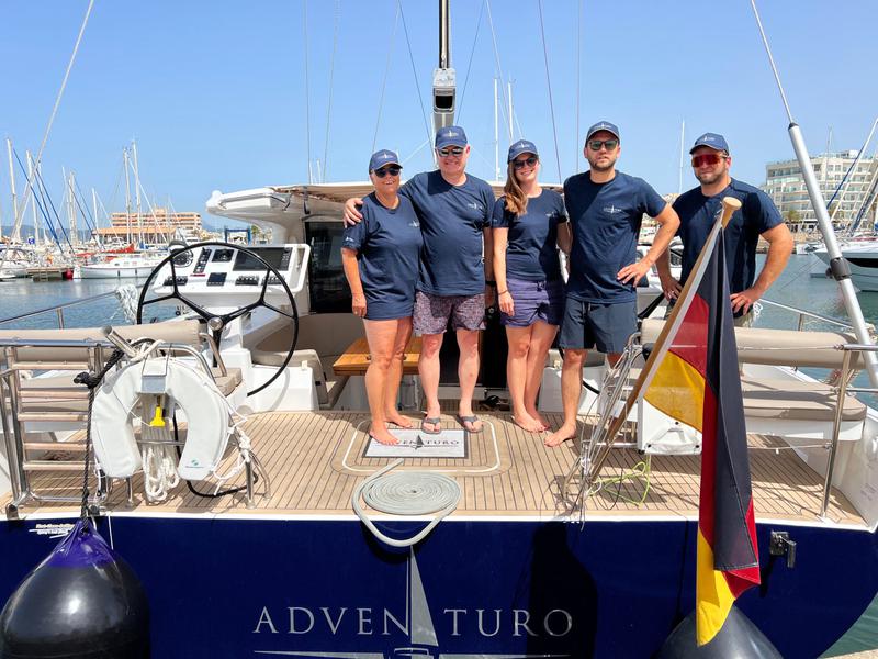 Book yachts online - sailboat - Moody 54 - Adventuro - rent