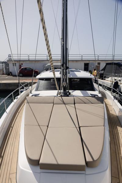 Book yachts online - sailboat - Moody 54 - Adventuro - rent