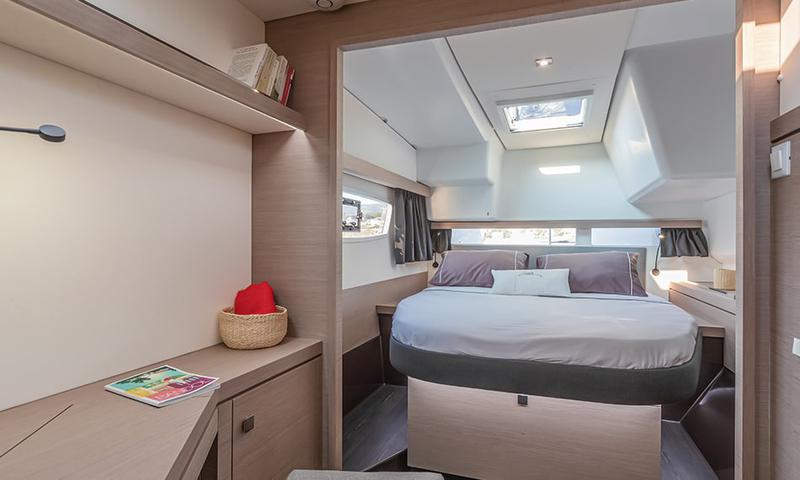Book yachts online - catamaran - Isla 40 - Laja - rent