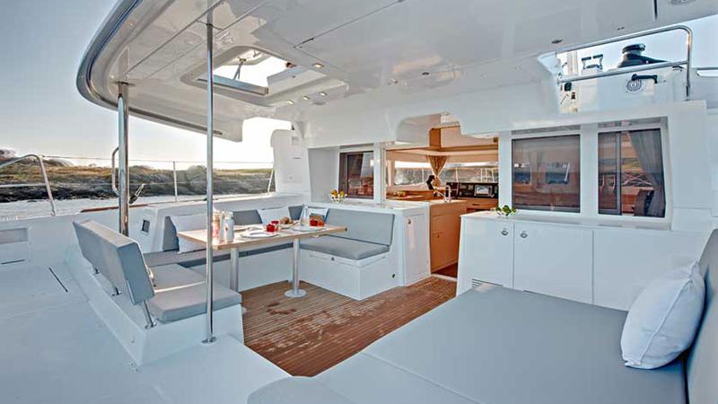 Book yachts online - catamaran - Lagoon 450 - Irena - rent