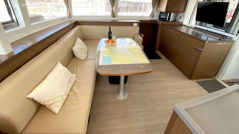 Book yachts online - catamaran - Lagoon 450 - Irena - rent