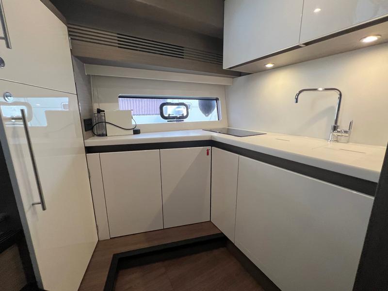 Book yachts online - motorboat - Beneteau GT 45 - Pandora - rent