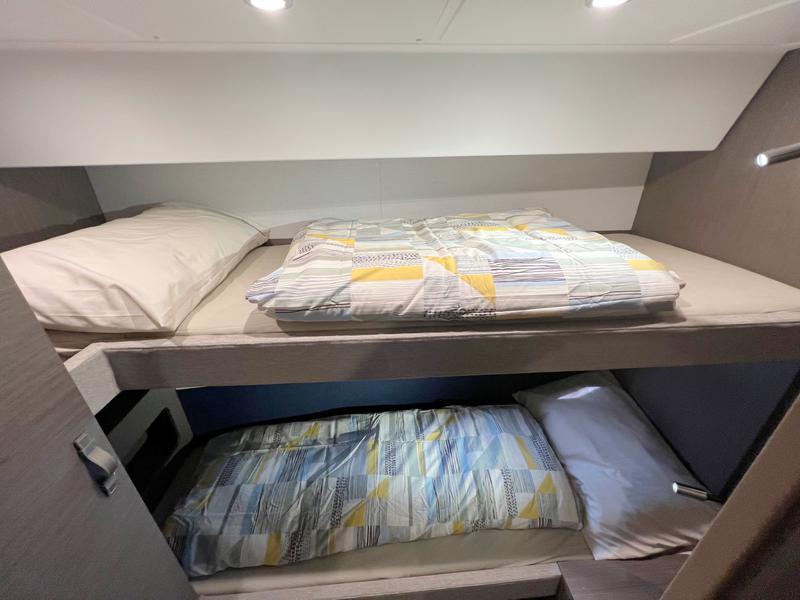 Book yachts online - motorboat - Beneteau GT 45 - Pandora - rent