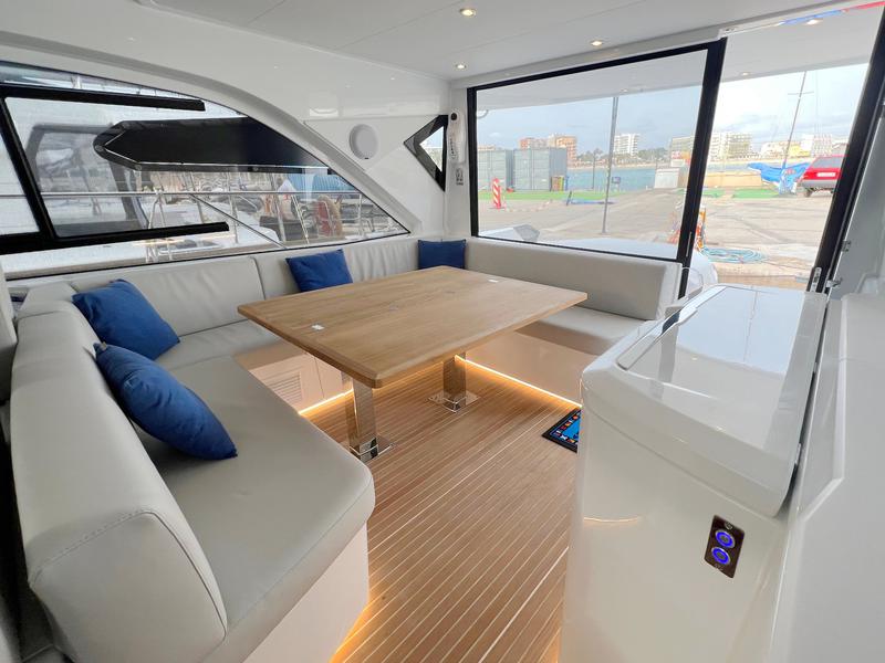 Book yachts online - motorboat - Beneteau GT 45 - Pandora - rent