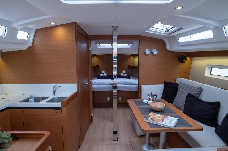 Book yachts online - sailboat - Sun Odyssey 440 - Ioleta - rent