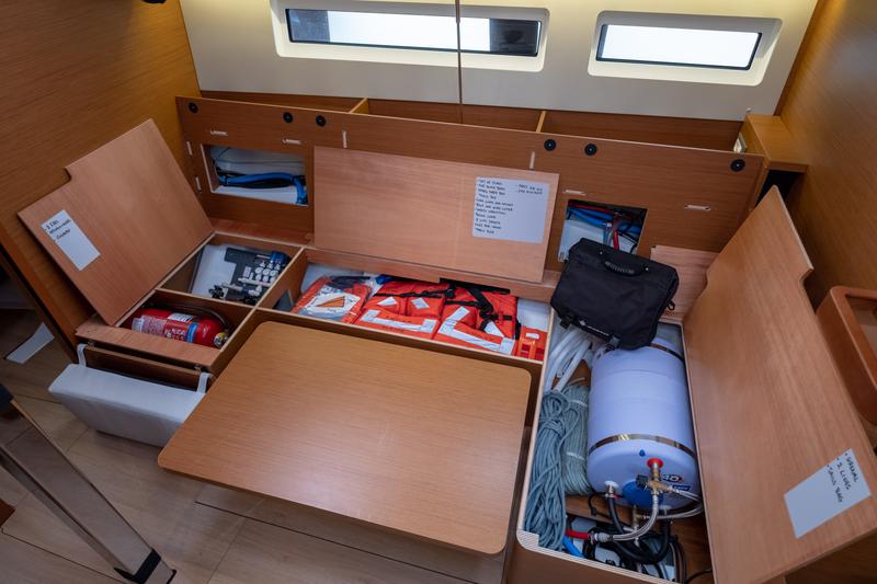 Book yachts online - sailboat - Sun Odyssey 440 - Ioleta - rent