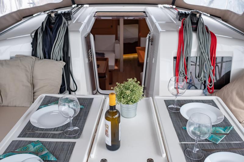 Book yachts online - sailboat - Sun Odyssey 410 - Elcano - rent