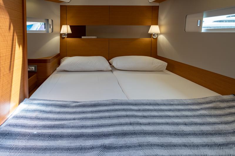 Book yachts online - sailboat - Sun Odyssey 410 - Elcano - rent