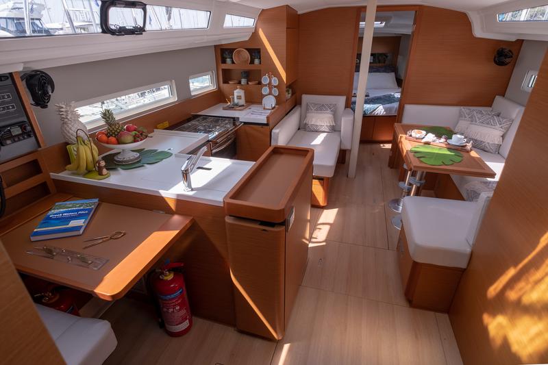 Book yachts online - sailboat - Sun Odyssey 410 - Sammy - rent