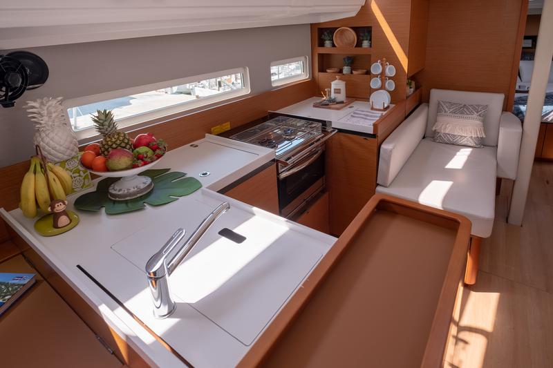 Book yachts online - sailboat - Sun Odyssey 410 - Sammy - rent