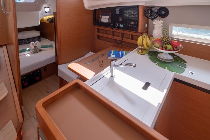 Book yachts online - sailboat - Sun Odyssey 410 - Sammy - rent