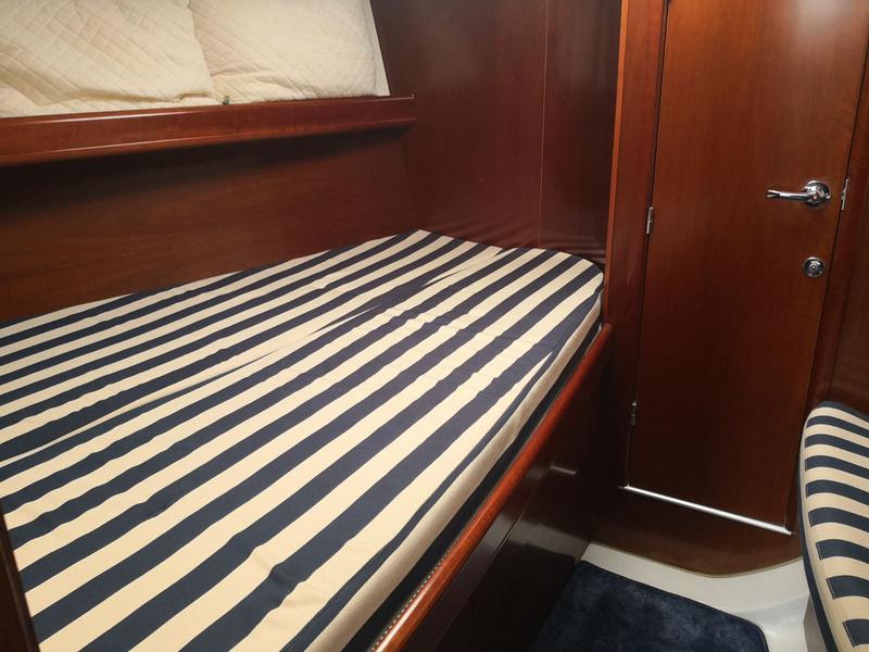 Book yachts online - sailboat - Beneteau 393 - Andromeda - rent