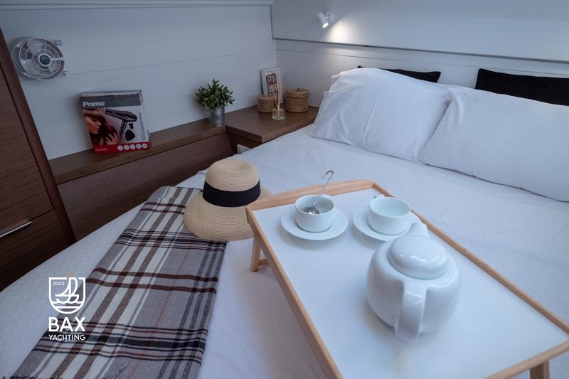 Book yachts online - catamaran - Lagoon 40 - Meliti - A/C &amp; Watermaker &amp; Generator - 4+2 Cabins/4 Heads - rent