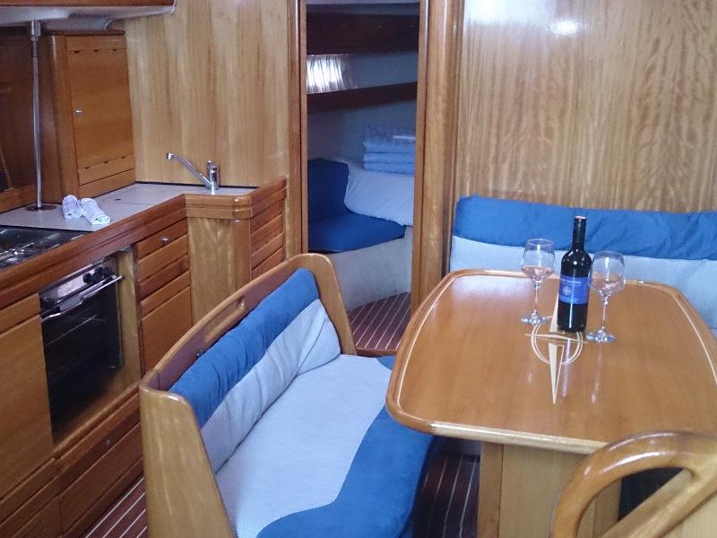Book yachts online - sailboat - Bavaria 39 Cruiser - Adrenalin - rent