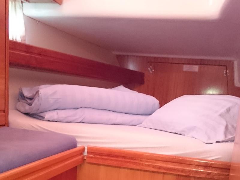 Book yachts online - sailboat - Bavaria 39 Cruiser - LaraLou - rent