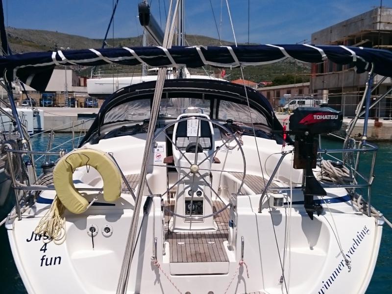 Book yachts online - sailboat - Bavaria 39 Cruiser - LaraLou - rent