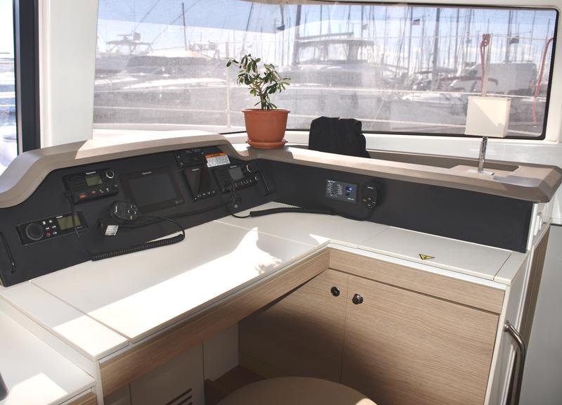 Book yachts online - catamaran - Bali 4.1 - Hole in One - rent