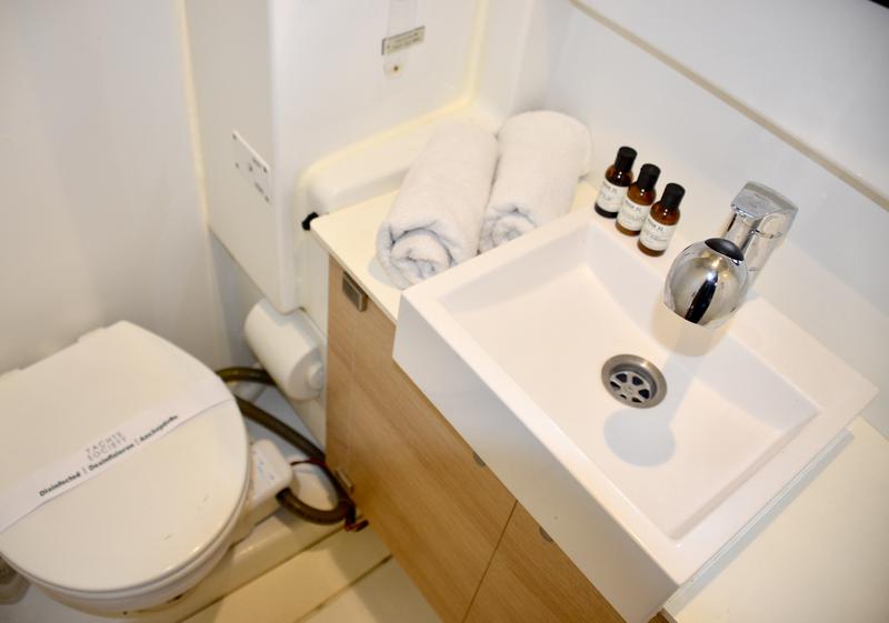 Book yachts online - catamaran - Bali 4.1 - Hole in One - rent