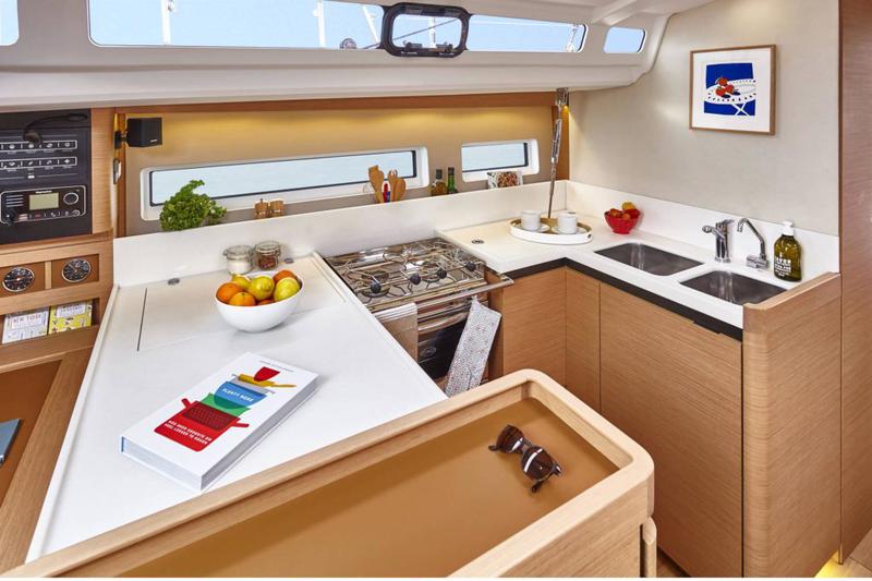 Book yachts online - sailboat - Sun Odyssey 440 - Virginia (A/C, Gen. 10kVA, Watermaker 160L/h, Electric Winch) - rent